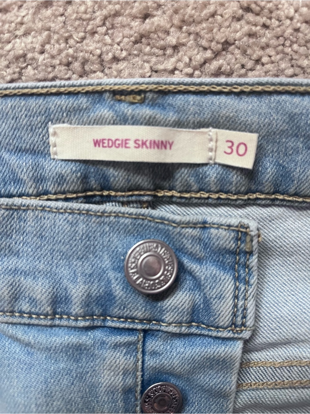 Levi’s Wedgie Skinny Jeans Size 30 Light Blue Button Fly Crop - Picture 6 of 11